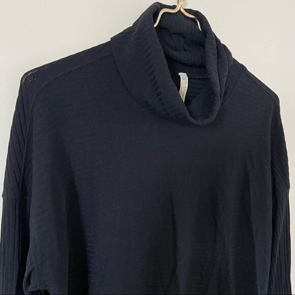 FP Movement Can’t Handle This Turtleneck Top XS - Picture 9 of 12